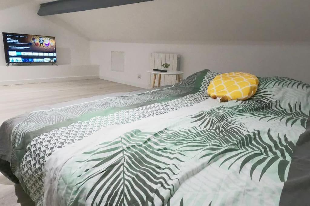 Atypique T1 Duplex - Wifi .Parking .Proche .Gare Lägenhet Saint-Quentin  Exteriör bild