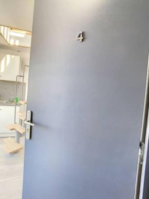 Atypique T1 Duplex - Wifi .Parking .Proche .Gare Lägenhet Saint-Quentin  Exteriör bild